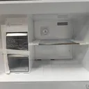 Refrigerateur Hisense 2PORTES 565L Avec Fontaine Nofrost Inverter ICE+MAKER Gris RD73WR4SB thumbnail 6