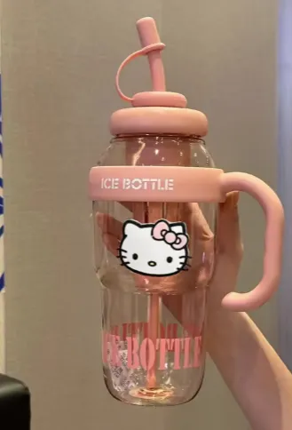 Gourde Sanrio Hello Kitty – Grande Capacité avec Paille