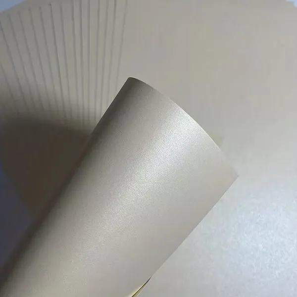 Lot de 30 Feuilles de Papier Nacré A4 – Crème